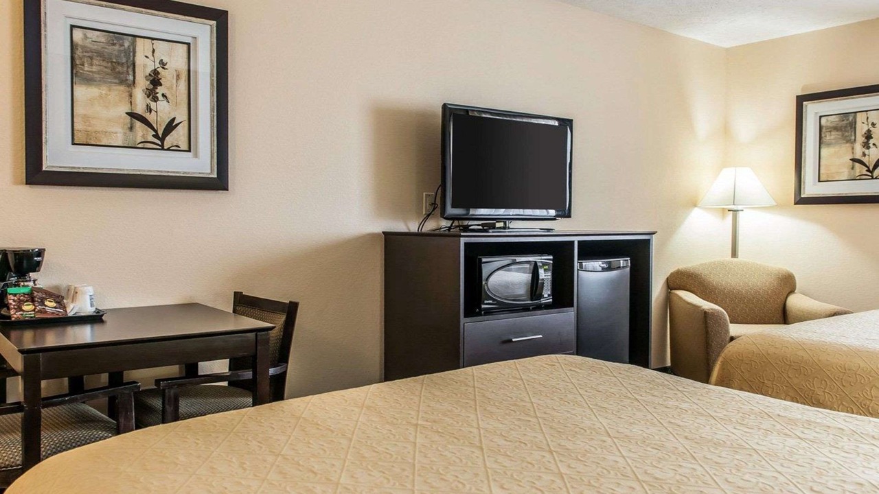 Photo of Bedroom in Mattoon
