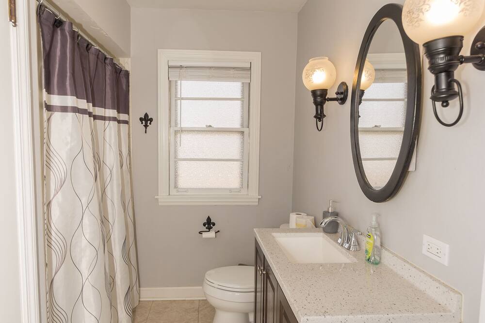 Photo of Bathroom in Addison
