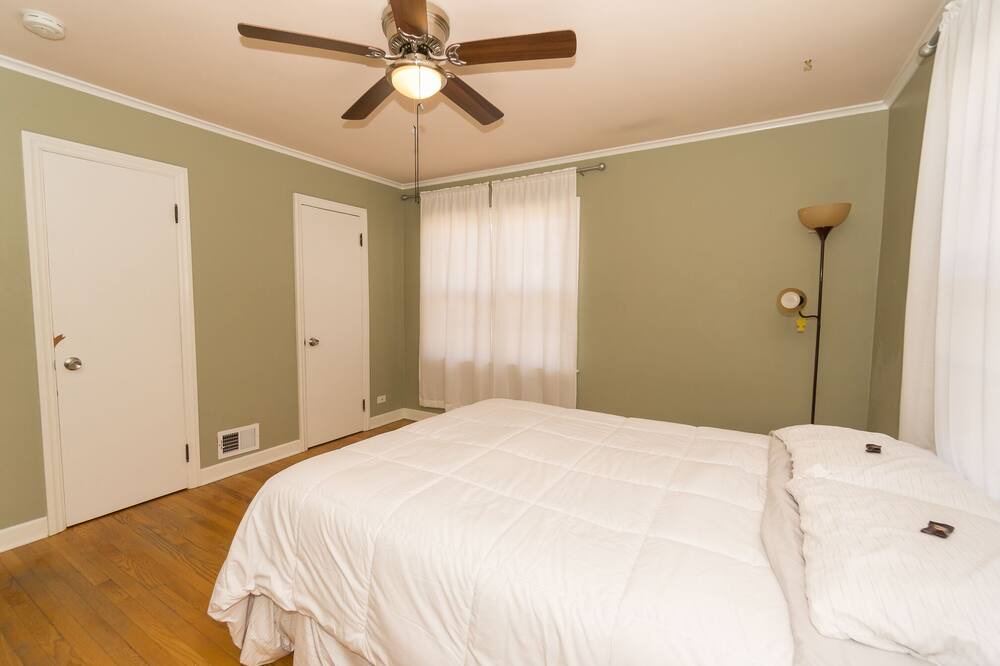 Photo of Bedroom in Addison