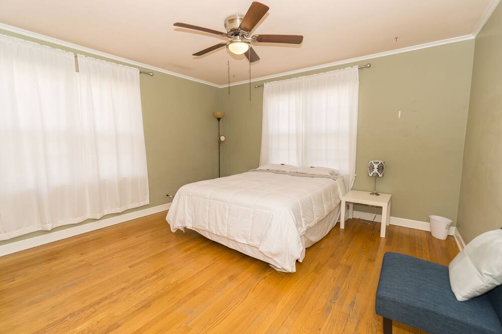 Photo of Bedroom in Addison