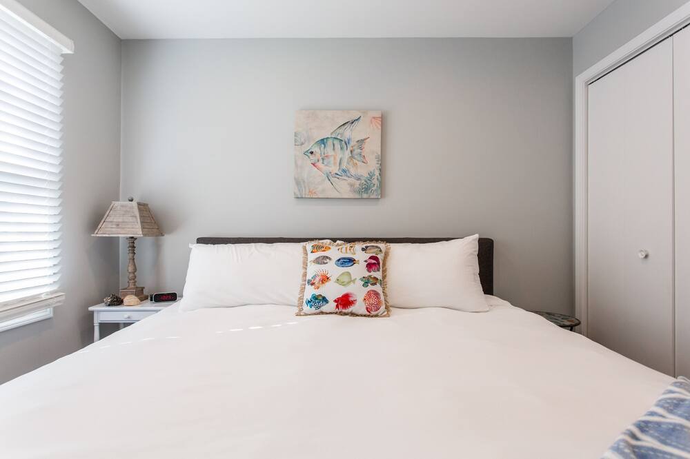 Photo of Bedroom in Fox Lake
