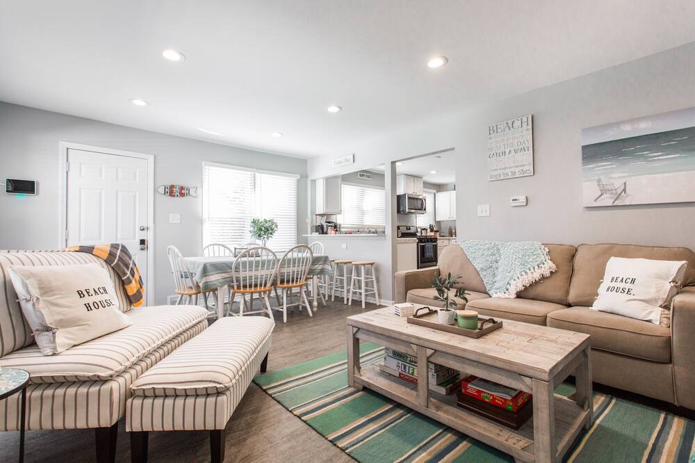 Photo of Livingroom in Fox Lake