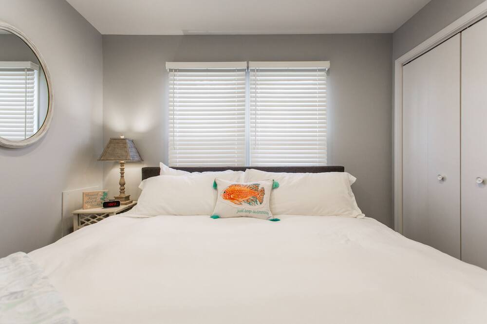 Photo of Bedroom in Fox Lake