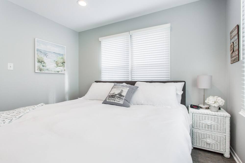 Photo of Bedroom in Fox Lake