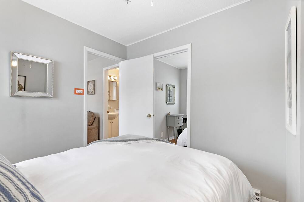 Photo of Bedroom in Oakwood Hills