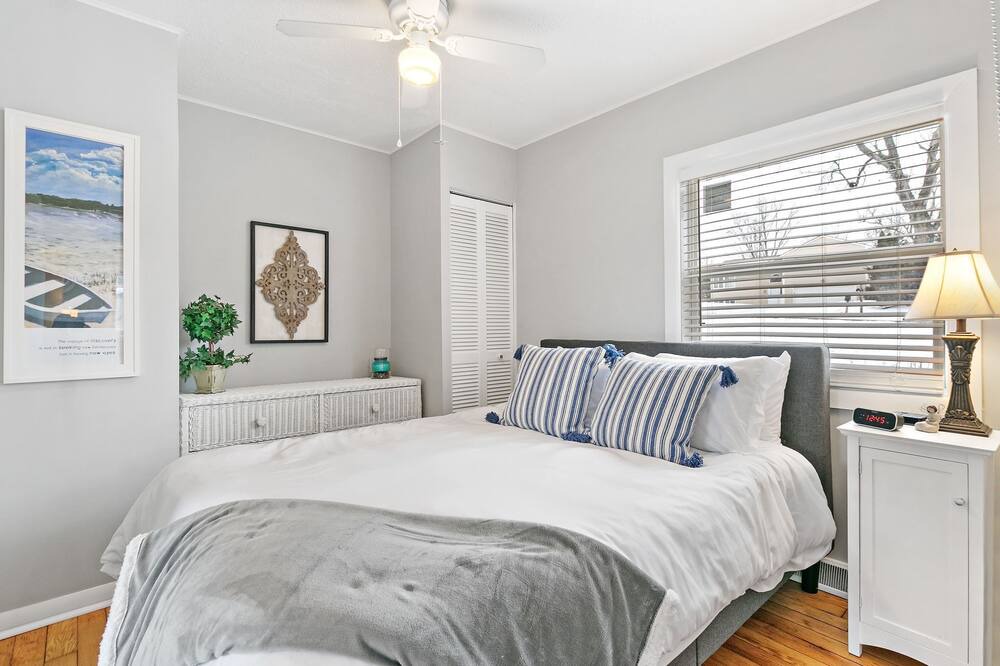 Photo of Bedroom in Oakwood Hills