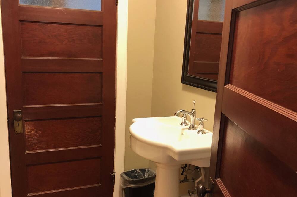 Photo of Bathroom in Nauvoo