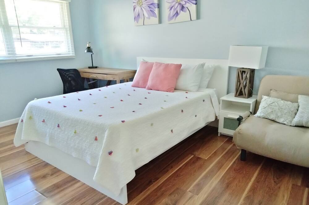 Photo of Bedroom in Schaumburg