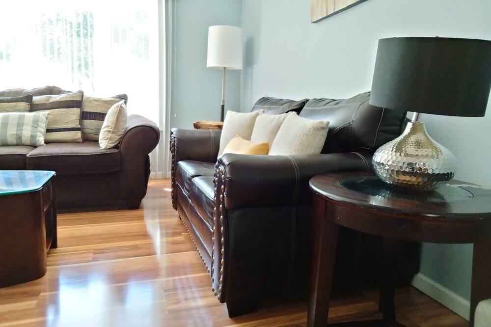 Photo of Livingroom in Schaumburg