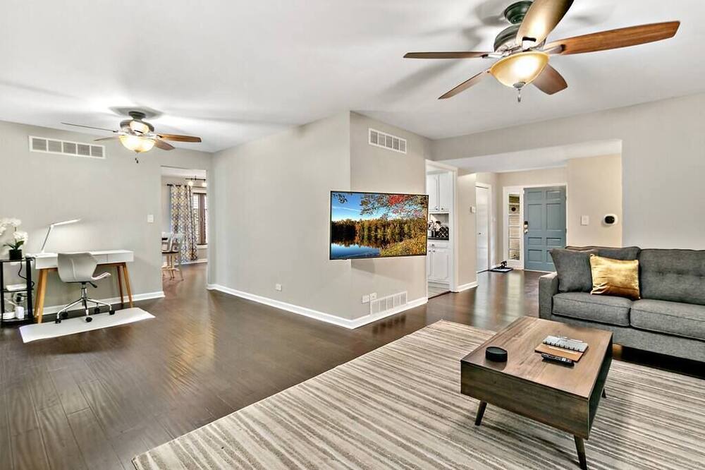Photo of Bedroom in Hoffman Estates