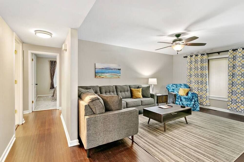 Photo of Bedroom in Hoffman Estates