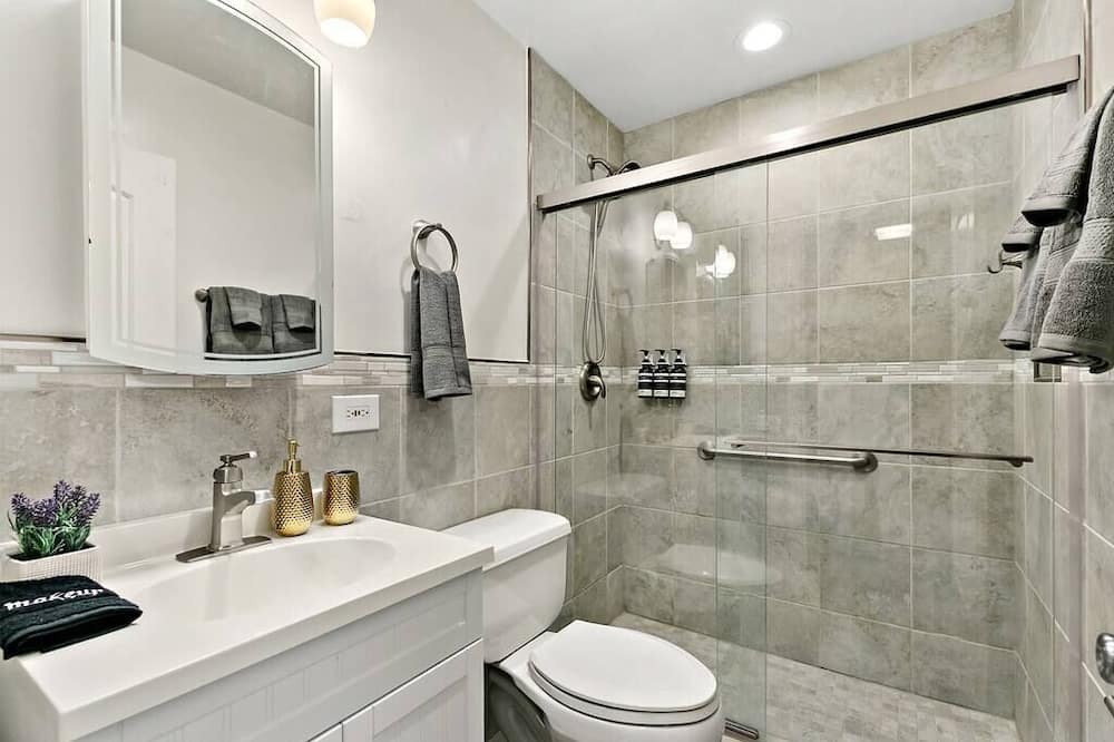 Photo of Bathroom in Hoffman Estates