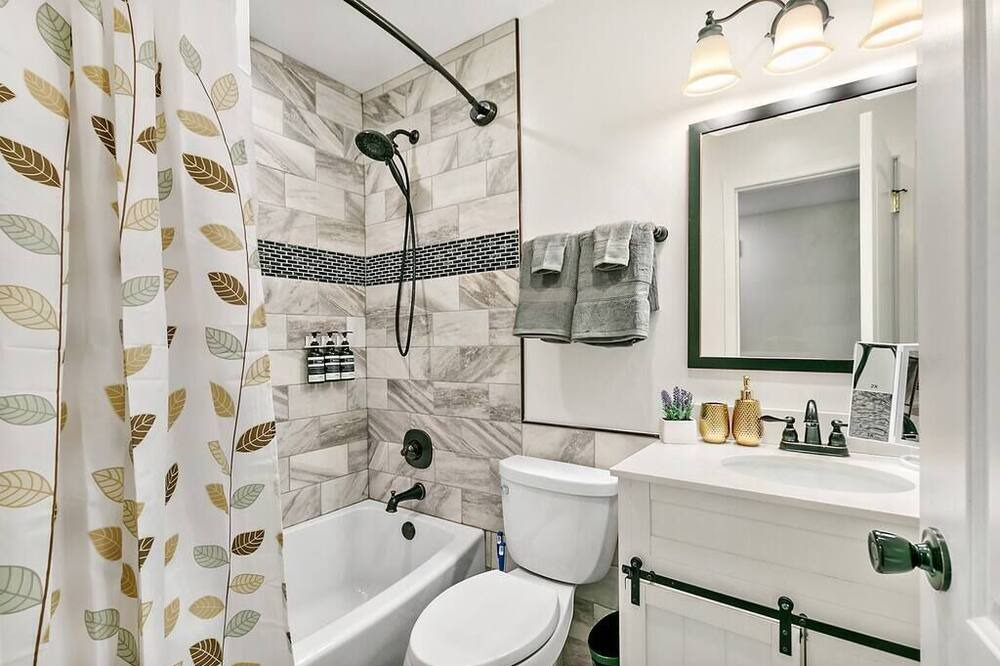 Photo of Bathroom in Hoffman Estates