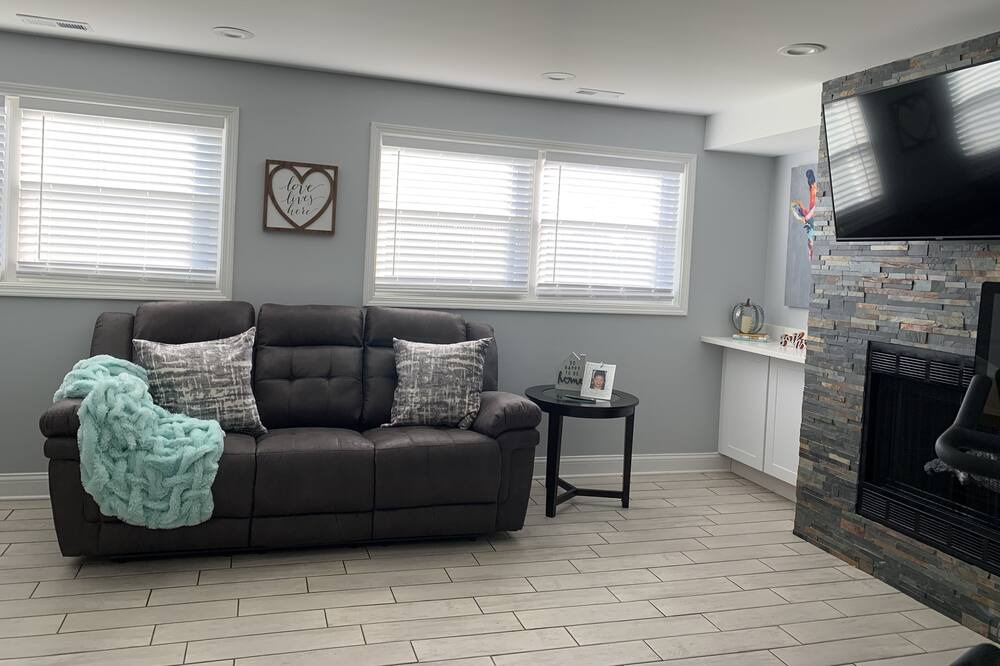 Photo of Livingroom in Country Club Hills