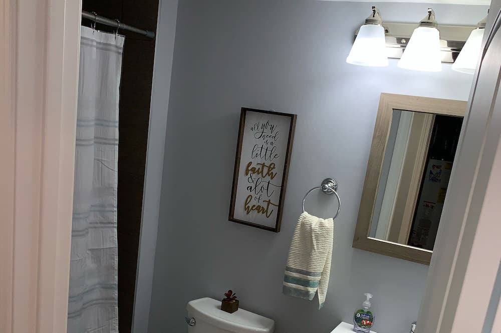 Photo of Bathroom in Country Club Hills