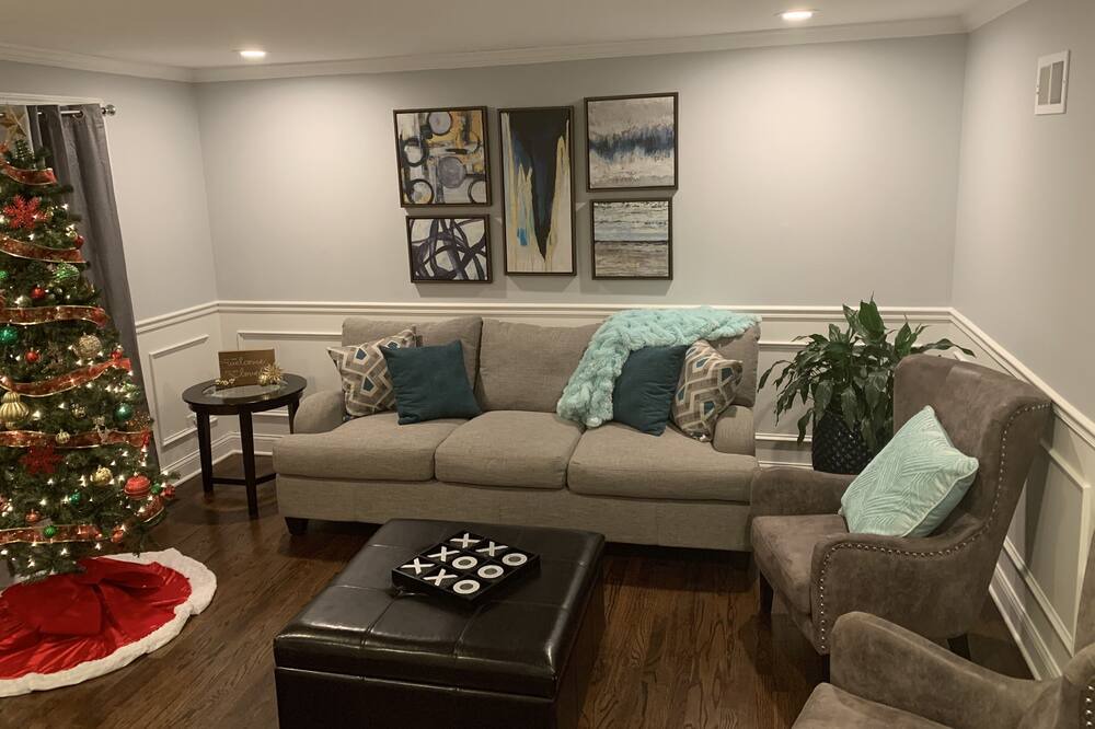 Photo of Livingroom in Country Club Hills