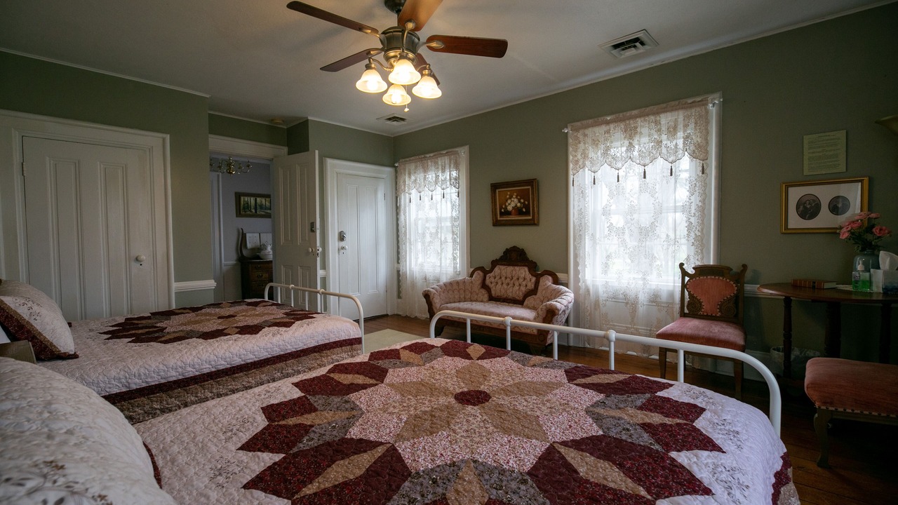 Photo of Bathroom in Nauvoo