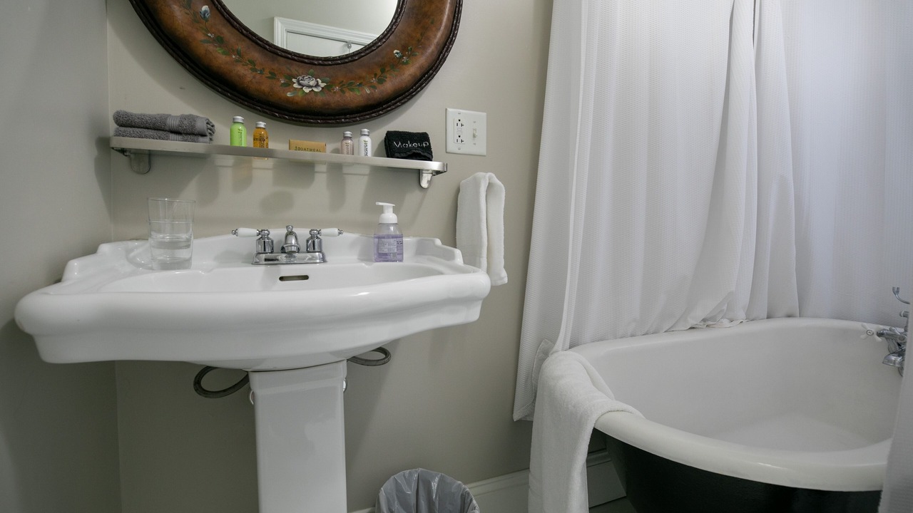 Photo of Bathroom in Nauvoo