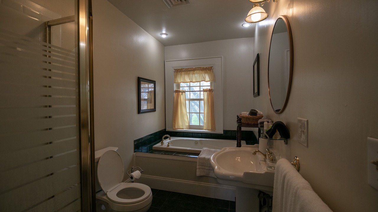 Photo of Bathroom in Nauvoo