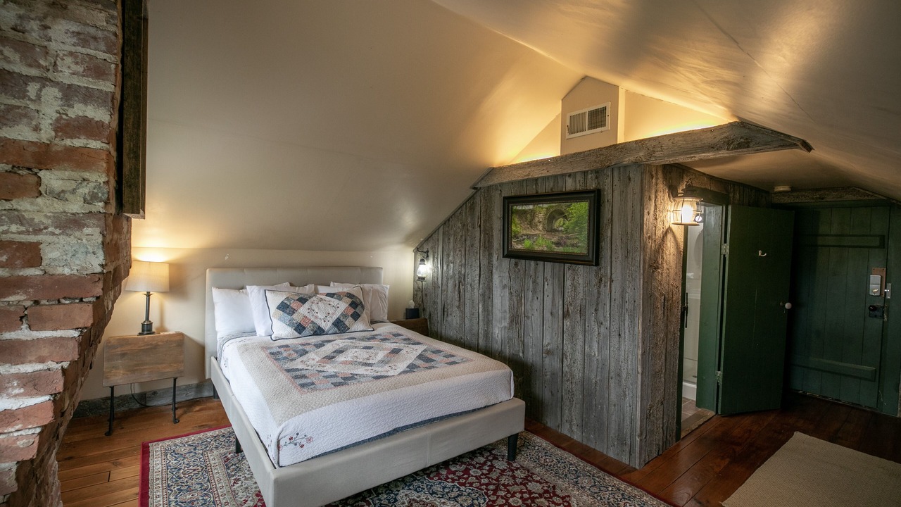 Photo of Bedroom in Nauvoo