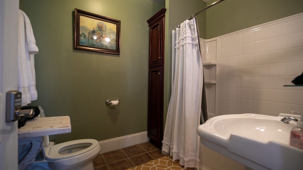 Photo of Bathroom in Nauvoo