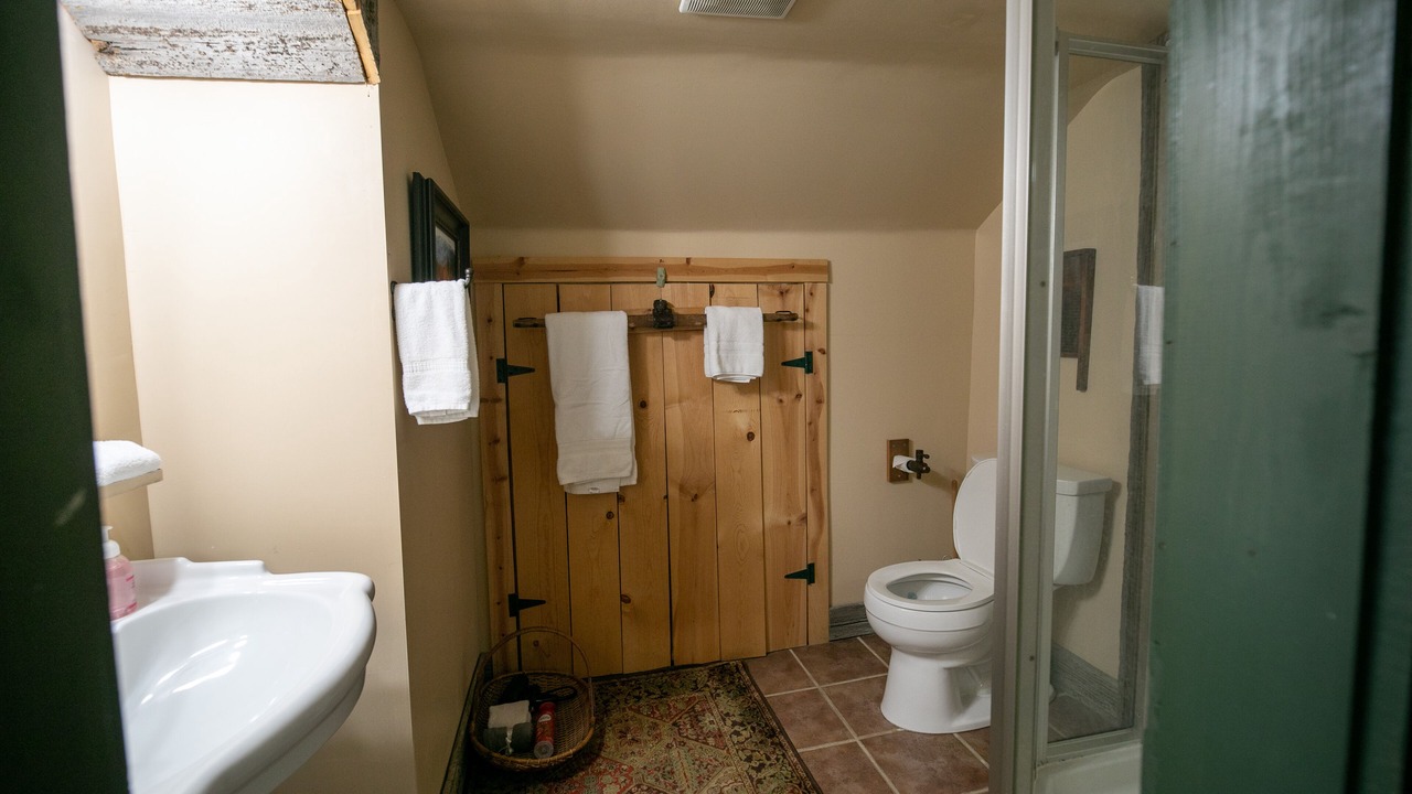 Photo of Bathroom in Nauvoo