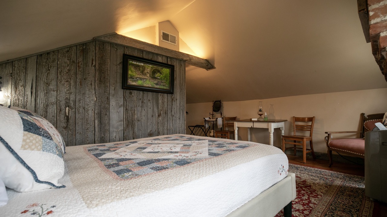 Photo of Bedroom in Nauvoo