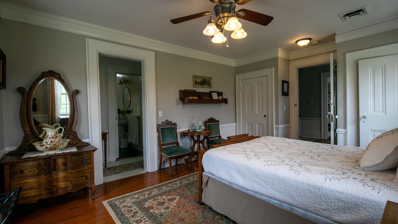 Photo of Bedroom in Nauvoo