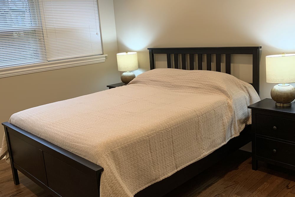 Photo of Bedroom in Highland Park