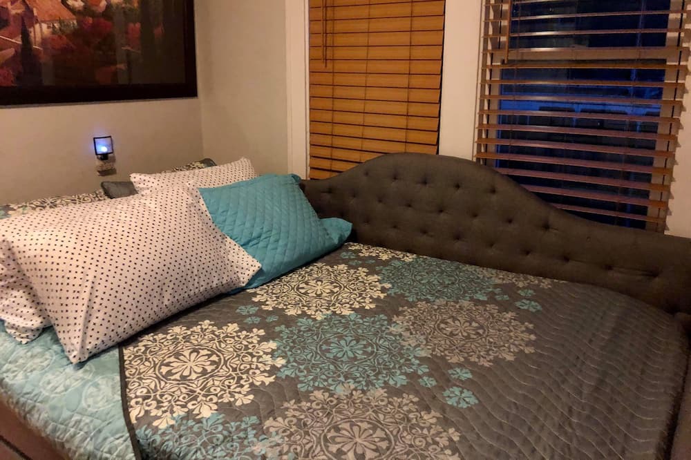 Photo of Bedroom in River Grove