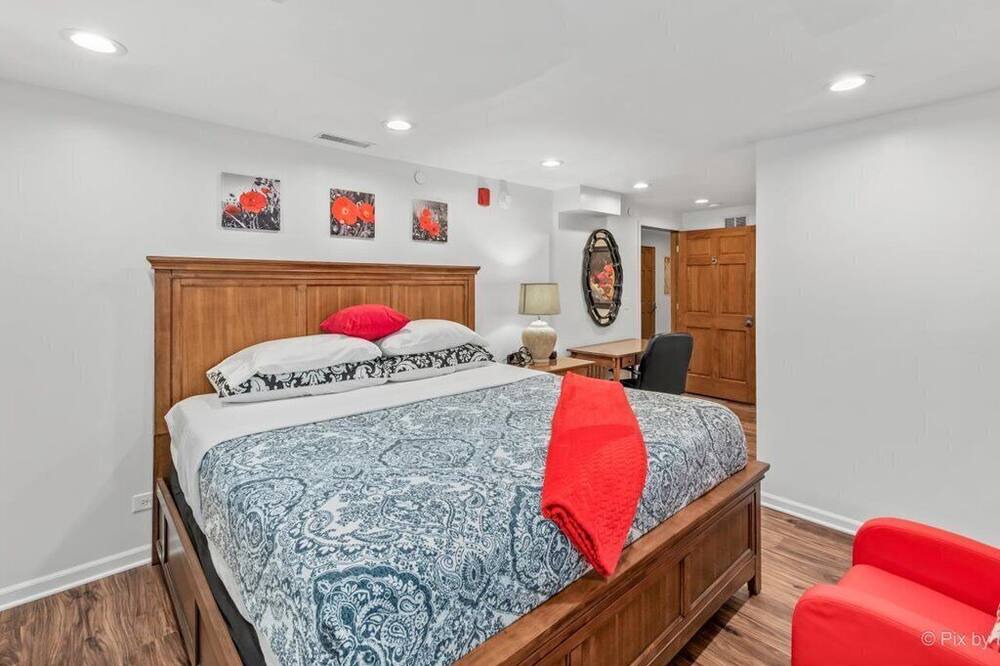 Photo of Bedroom in Plato Center