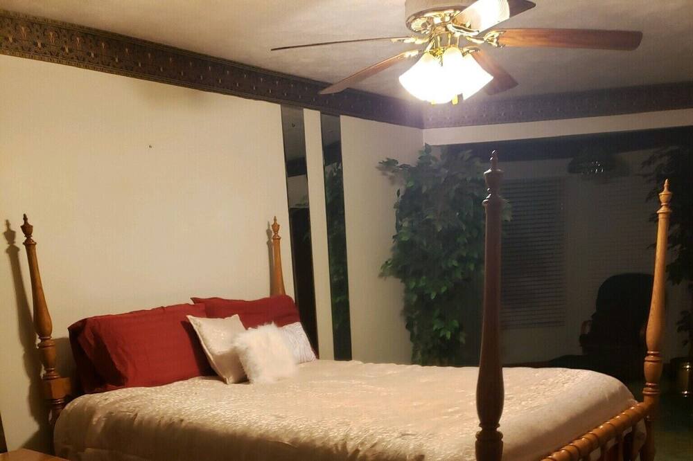 Photo of Bedroom in Goreville