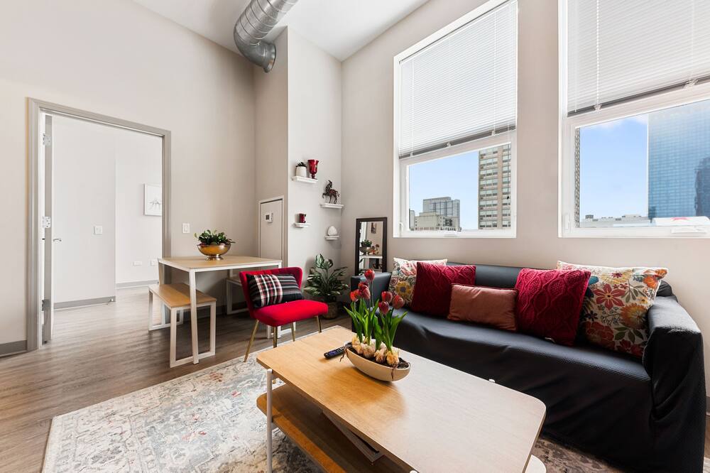Photo of Livingroom in Near South Side