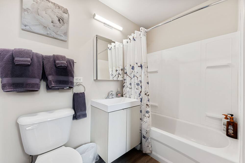 Photo of Bathroom in Near South Side