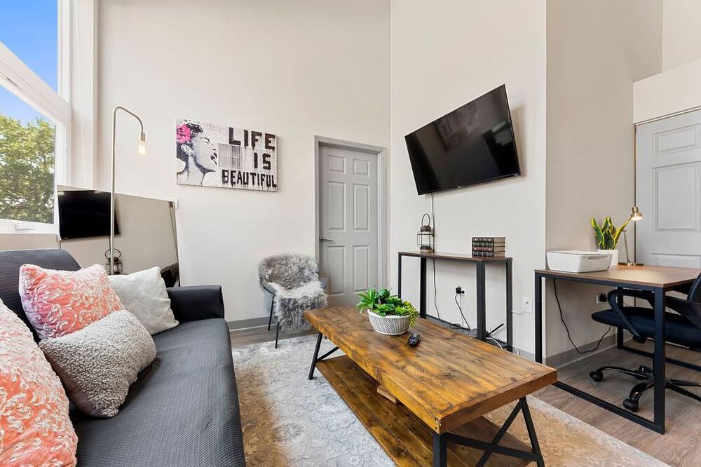 Photo of Livingroom in Near South Side