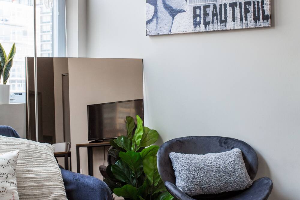Photo of Livingroom in Near South Side