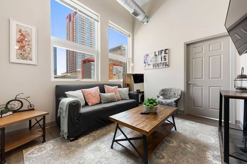 Photo of Livingroom in Near South Side