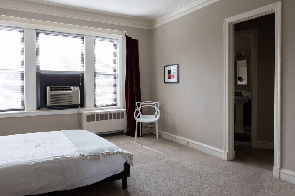 Photo of Bedroom in East Hyde Park