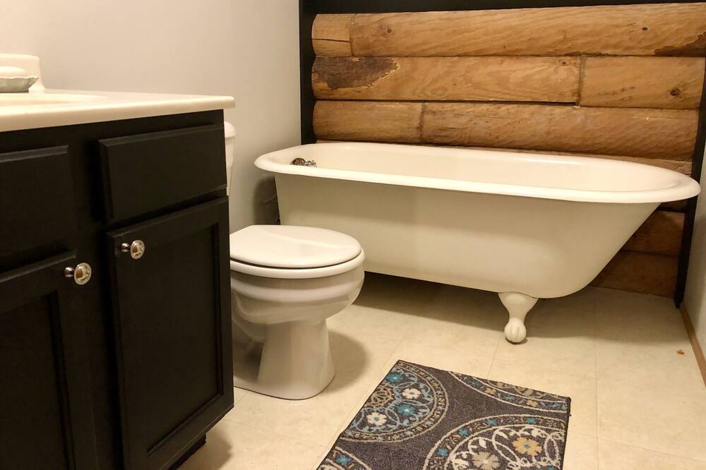Photo of Bathroom in Edwardsville