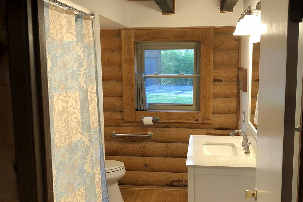 Photo of Bathroom in Edwardsville