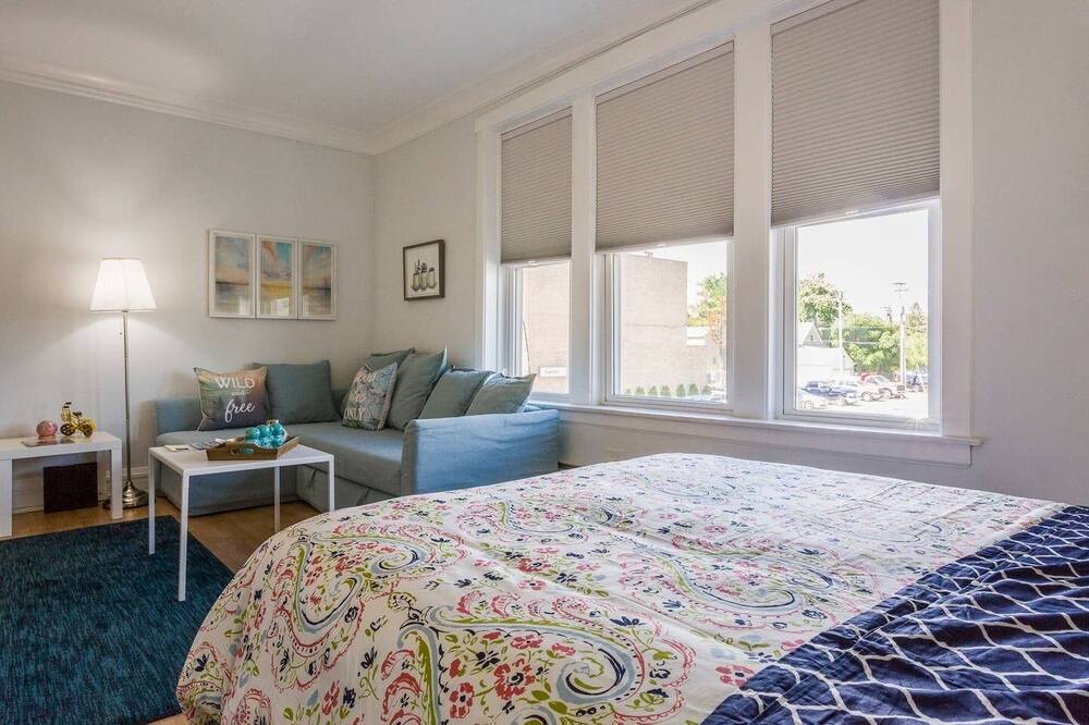 Photo of Bedroom in Forest Park