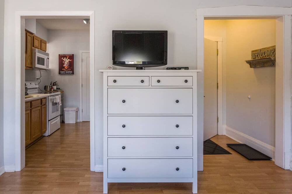 Photo of Bedroom in Forest Park