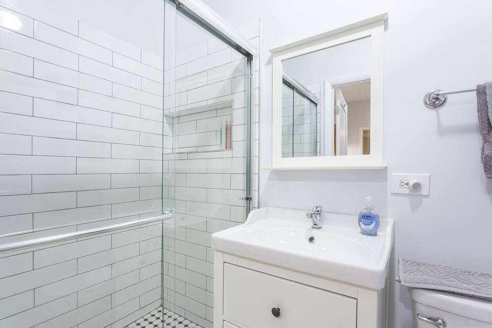 Photo of Bathroom in Forest Park