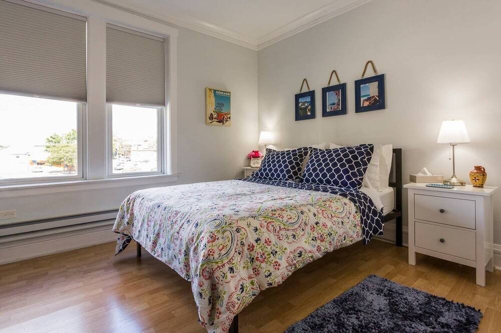 Photo of Bedroom in Forest Park