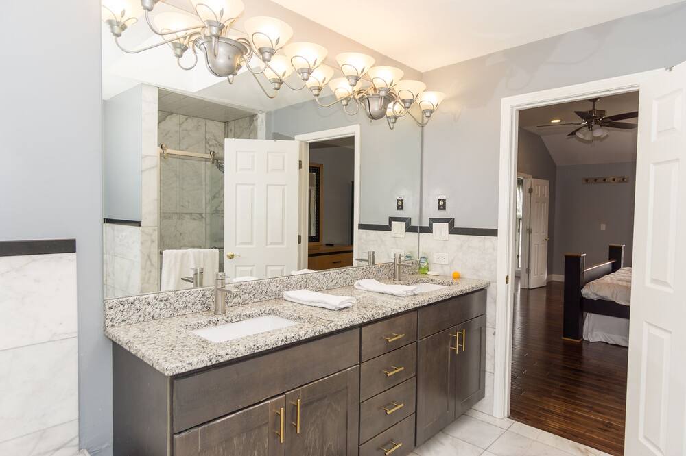 Photo of Bathroom in Forestview