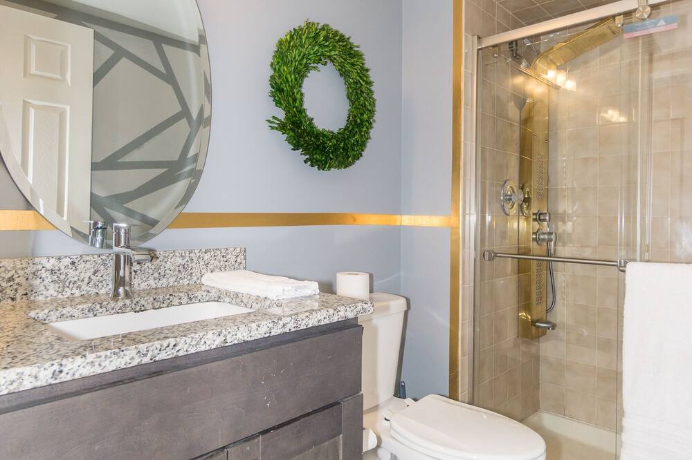 Photo of Bathroom in Forestview