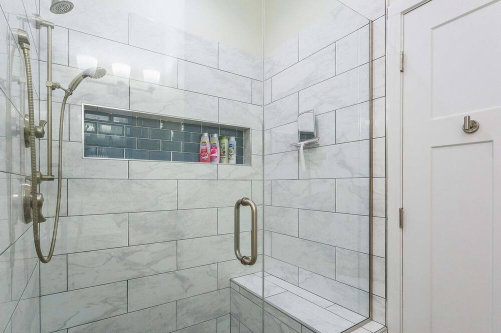 Photo of Bathroom in Forest Park