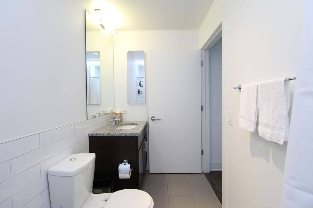 Photo of Bathroom in East Hyde Park