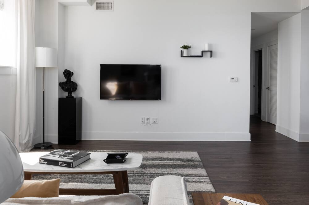Photo of Livingroom in East Hyde Park