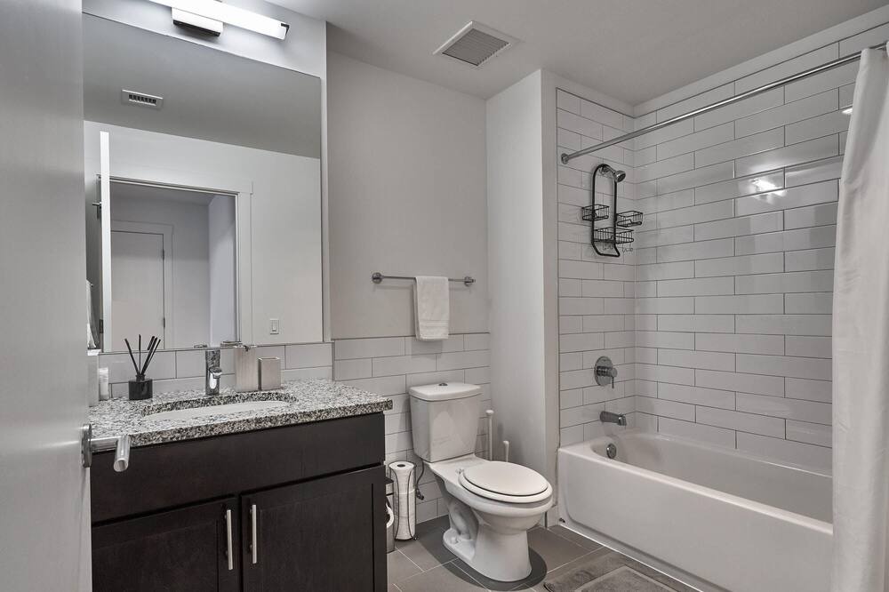 Photo of Bathroom in East Hyde Park